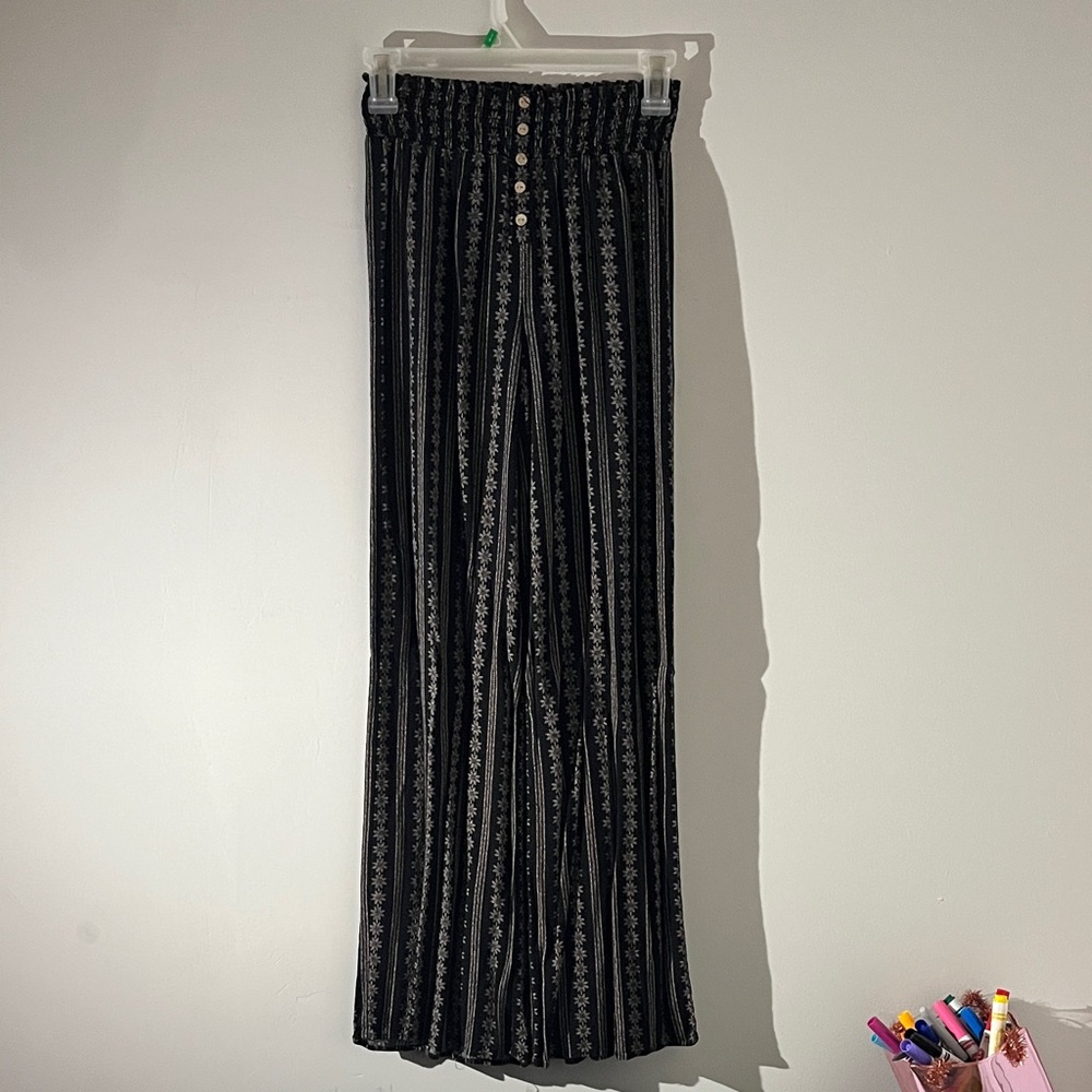 Pink Republic Wide-legged Jogger Pants